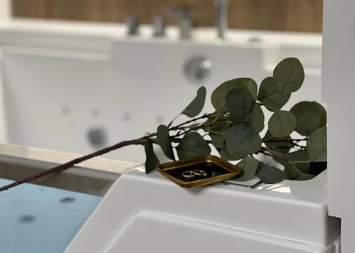 Gold Sleep We Wroclawiu Z Prywatnym Jacuzzi I Duzym Lozkiem شقة فروتسواف