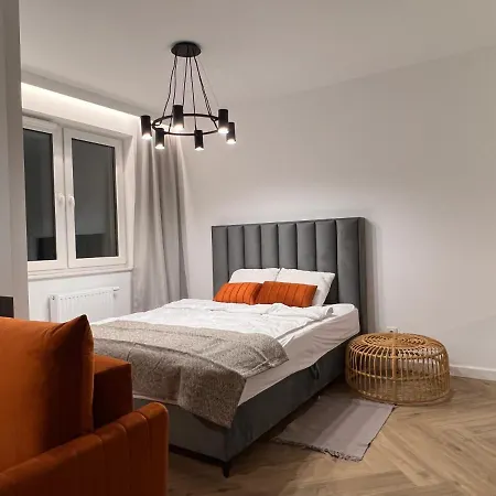 Gold Sleep We Wroclawiu Z Prywatnym Jacuzzi I Duzym Lozkiem * Wroclaw
