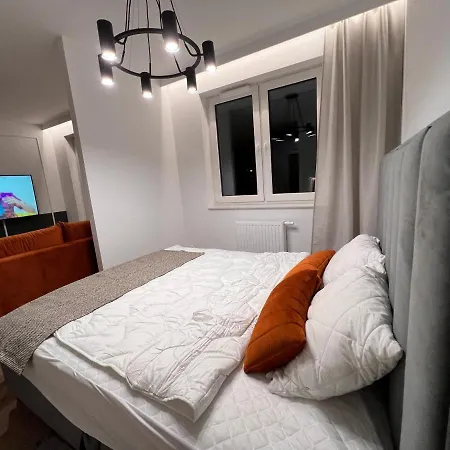 Gold Sleep We Wroclawiu Z Prywatnym Jacuzzi I Duzym Lozkiem Apartment Wroclaw