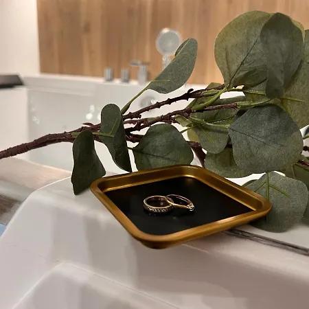 Gold Sleep We Wroclawiu Z Prywatnym Jacuzzi I Duzym Lozkiem Daire