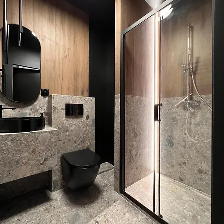 Gold Sleep We Wroclawiu Z Prywatnym Jacuzzi I Duzym Lozkiem شقة