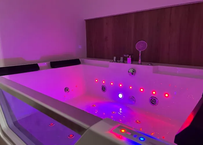 Gold Sleep We Wroclawiu Z Prywatnym Jacuzzi I Duzym Lozkiem Lejlighed *