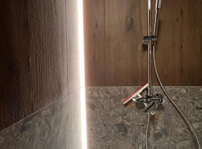 Daire Gold Sleep We Wroclawiu Z Prywatnym Jacuzzi I Duzym Lozkiem